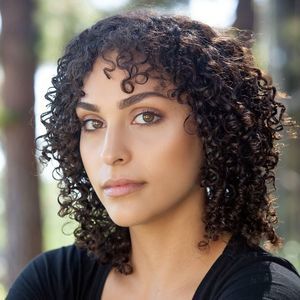 Meet your Posher, Farah